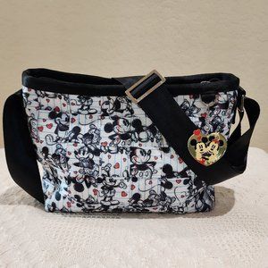 Harveys Seatbelt Disney Couture Mickey Minnie Sweethearts Love Black White Purse
